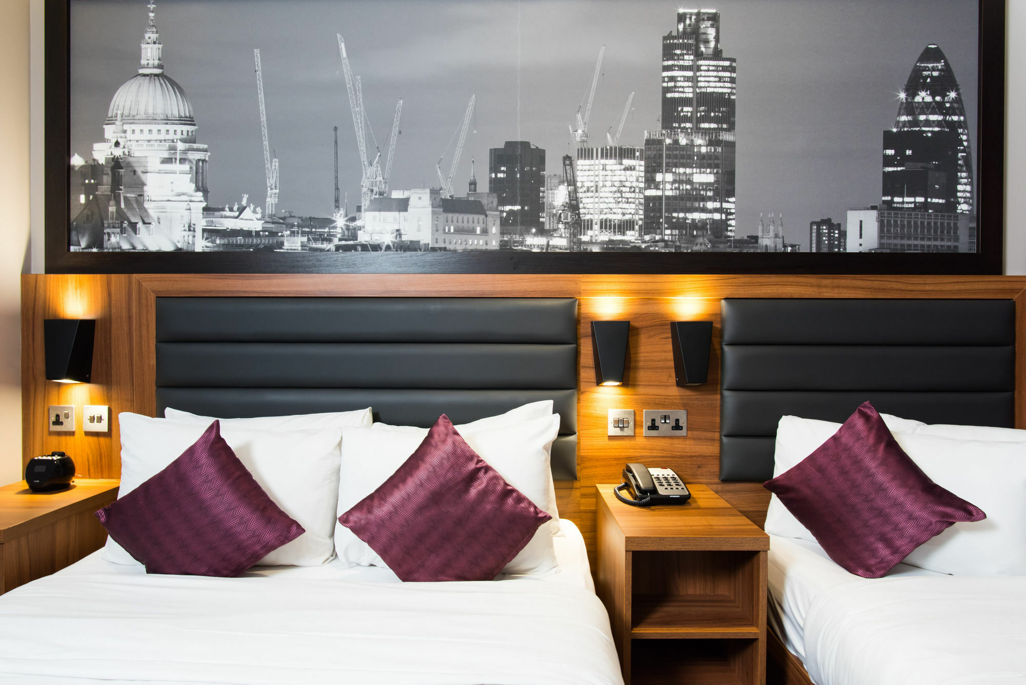 London Court Hotel Exterior photo