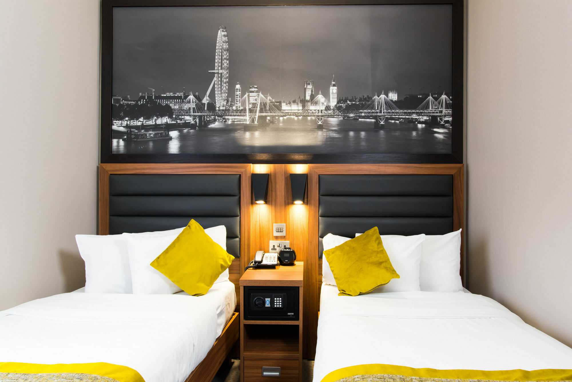 London Court Hotel Exterior photo